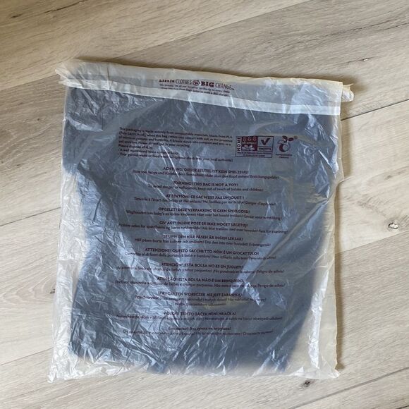 Frigi Luka Zip‎ Up Hoody Indigo Sharks 7-8 years NWT IN PACKAGING - Picture 5 of 5